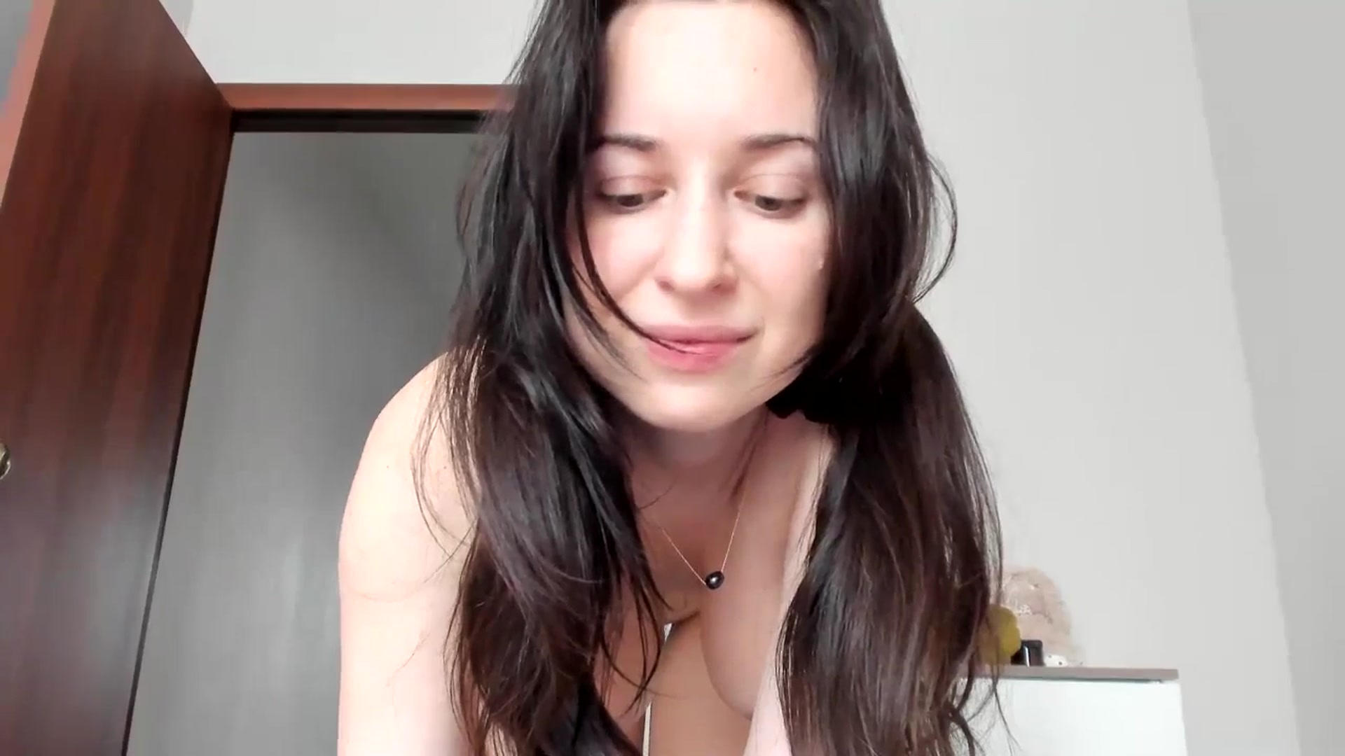Gallery image thumbnail from amberbeloved's myfreecams stream on, 05/29/2025, 07:27 image 18 of 20
