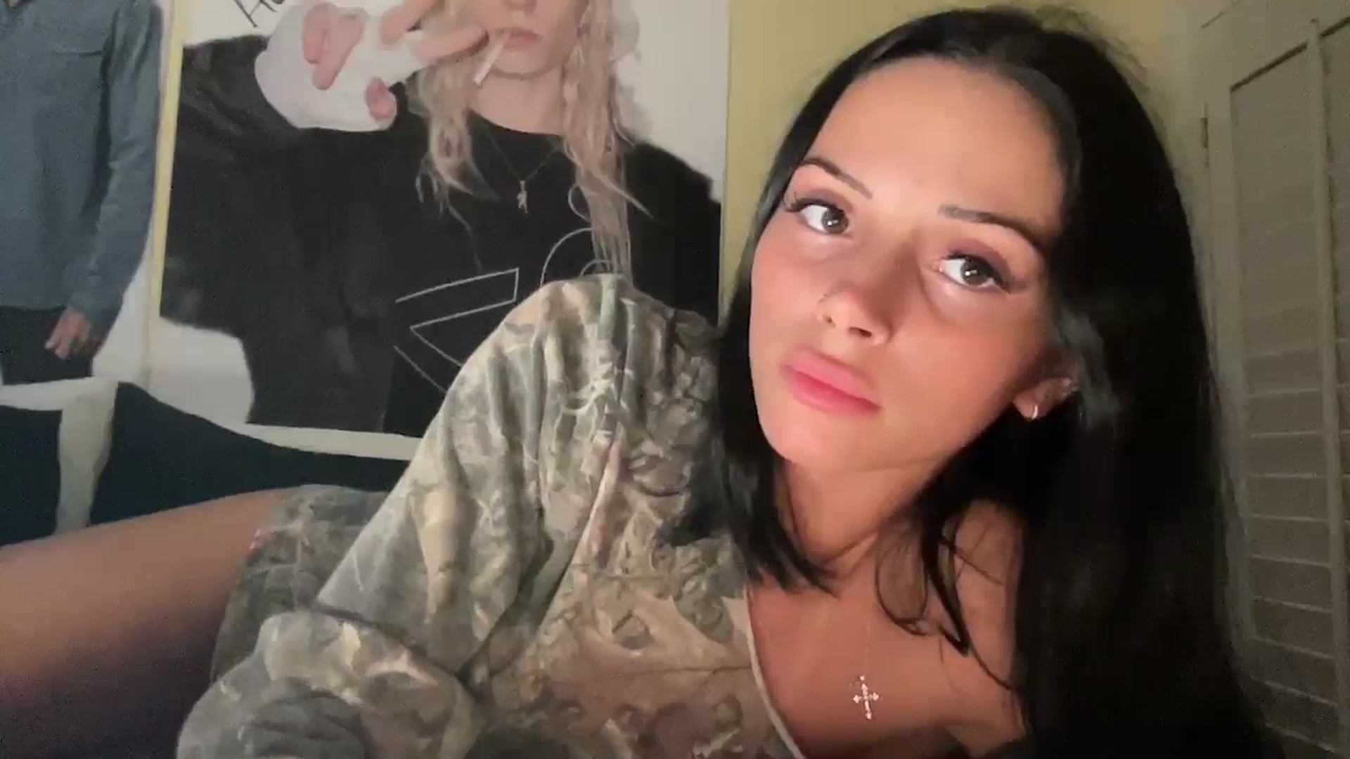 Gallery image thumbnail from amberrrr's myfreecams stream on, 11/23/2025, 04:59 image 20 of 20