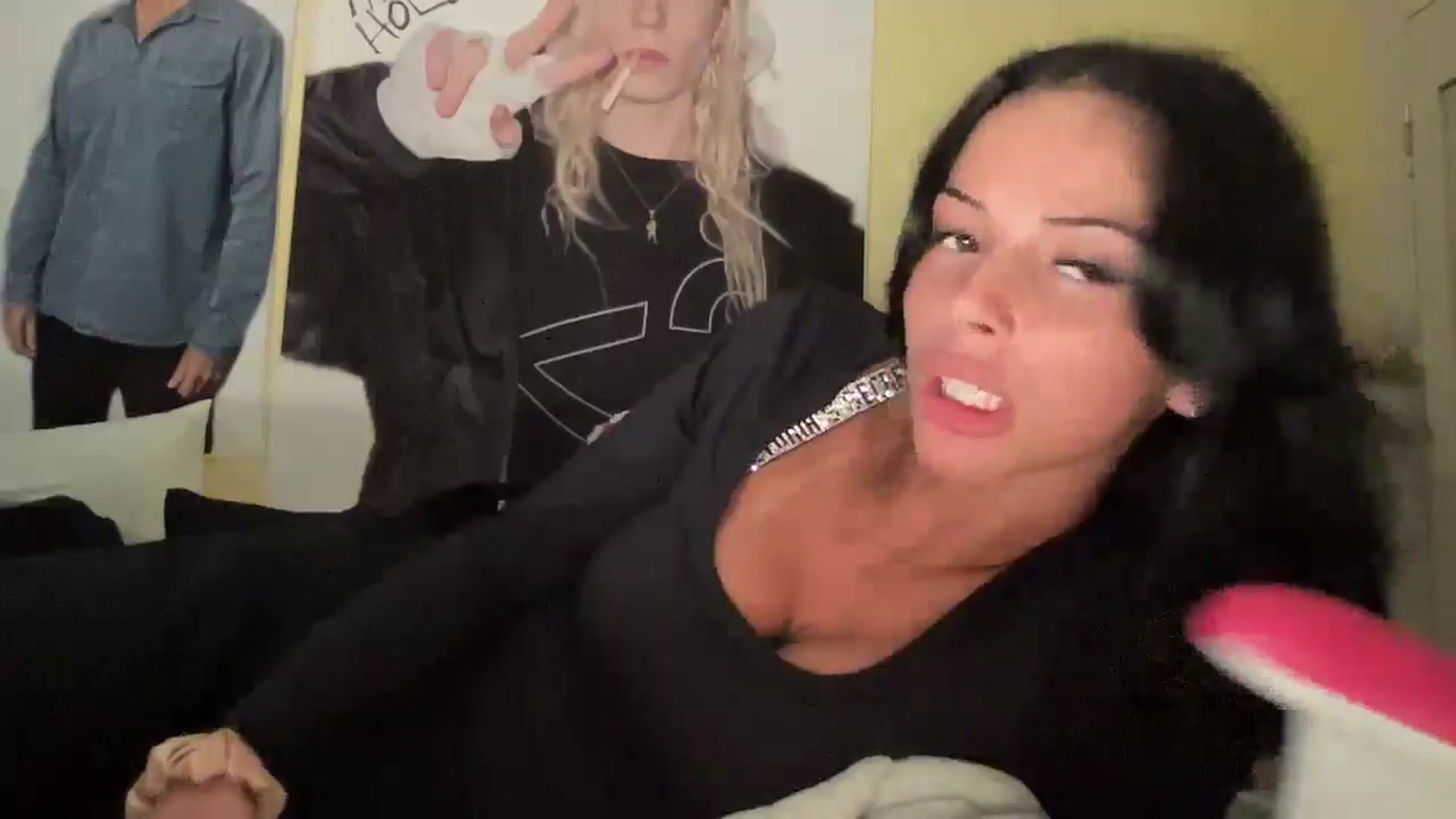 Gallery image thumbnail from amberrrr's myfreecams stream on, 11/27/2025, 05:57 image 10 of 20