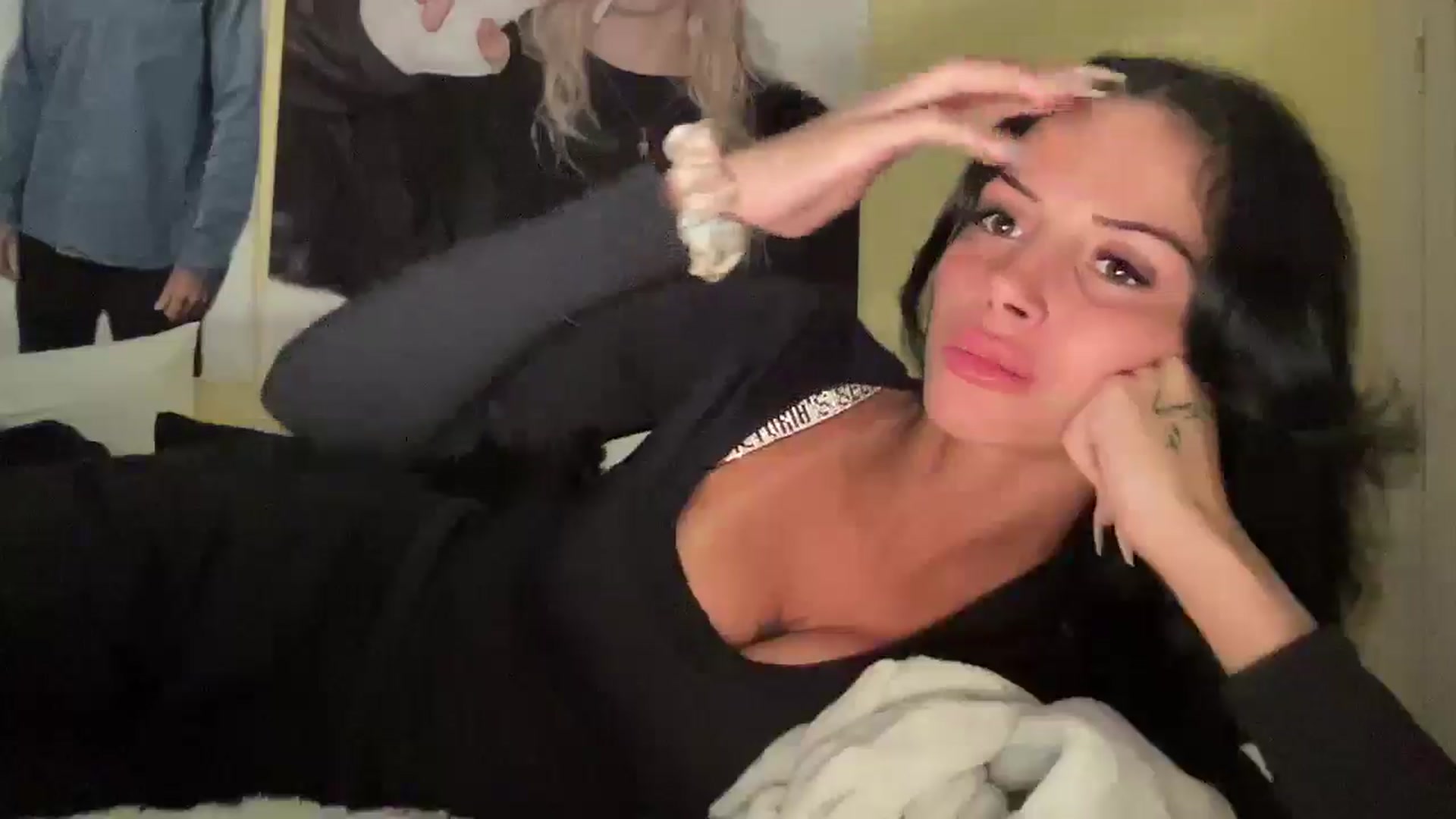 Gallery image thumbnail from amberrrr's myfreecams stream on, 11/27/2025, 05:57 image 5 of 20