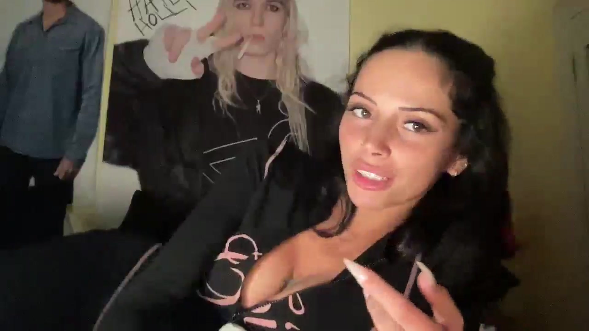 Gallery image thumbnail from amberrrr's myfreecams stream on, 11/30/2025, 04:04 image 14 of 20