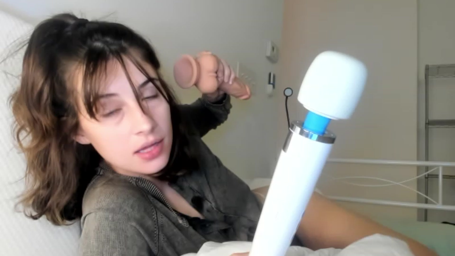 Gallery image thumbnail from americanwhore's myfreecams stream on, 09/02/2023, 24:08 image 7 of 20