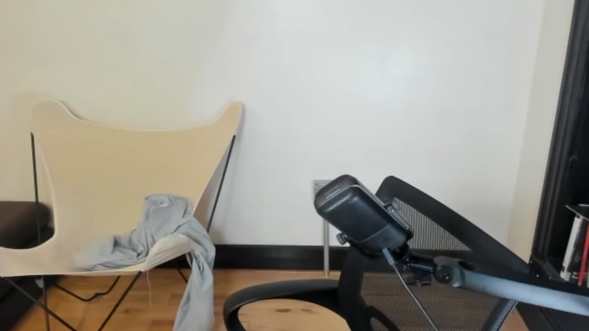 Gallery image thumbnail from americanwhore's myfreecams stream on, 09/28/2023, 03:44 image 19 of 20