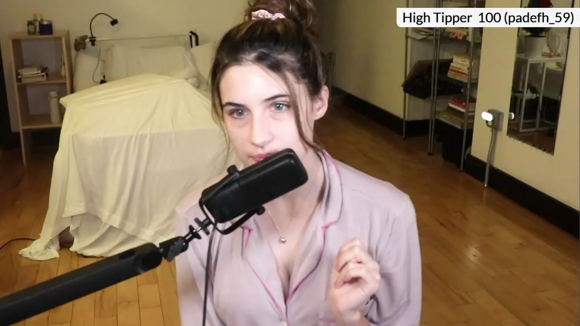 Gallery image thumbnail from americanwhore's myfreecams stream on, 12/19/2023, 07:28 image 1 of 20