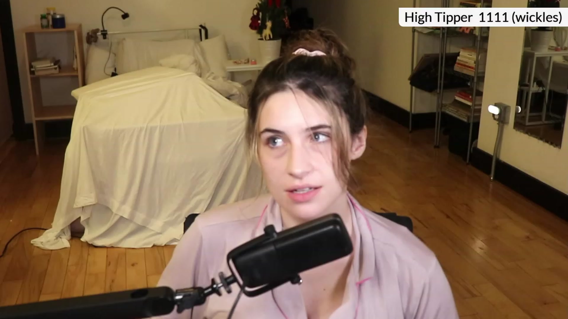 Gallery image thumbnail from americanwhore's myfreecams stream on, 12/19/2023, 07:28 image 12 of 20