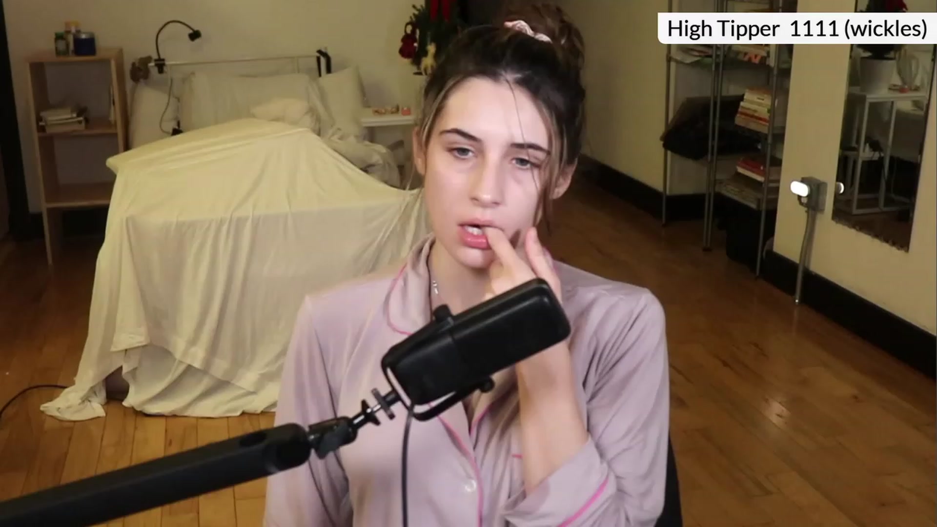 Gallery image thumbnail from americanwhore's myfreecams stream on, 12/19/2023, 07:28 image 7 of 20