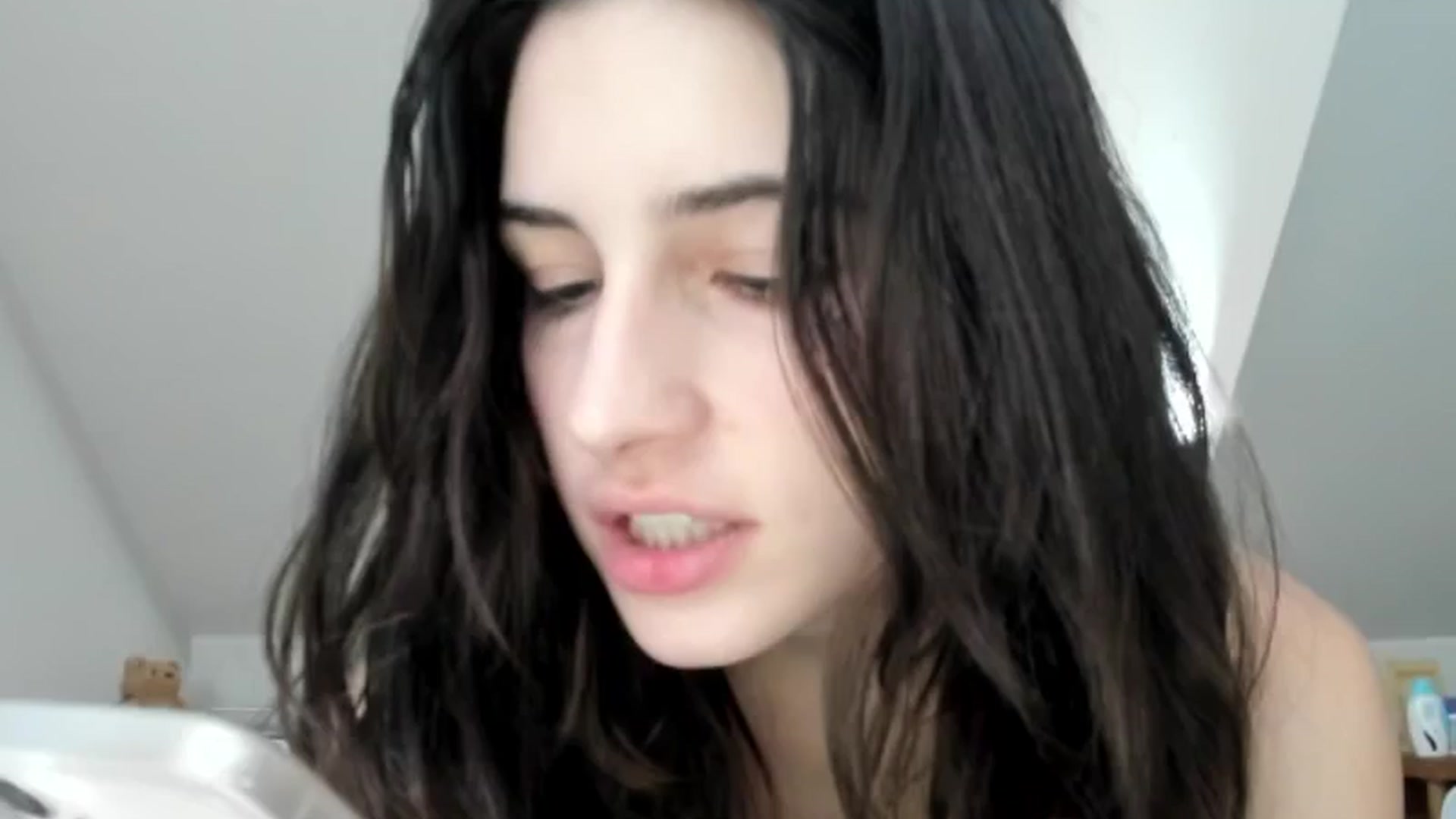 Gallery image thumbnail from americanwhore's myfreecams stream on, 12/13/2024, 07:47 image 13 of 20