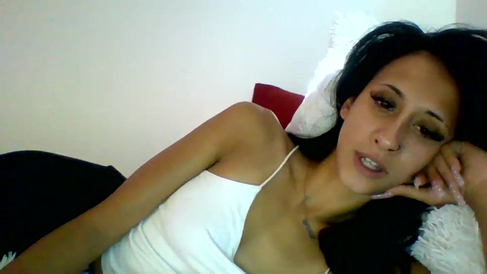 Gallery image thumbnail from amoredior420's myfreecams stream on, 08/17/2023, 17:29 image 15 of 20