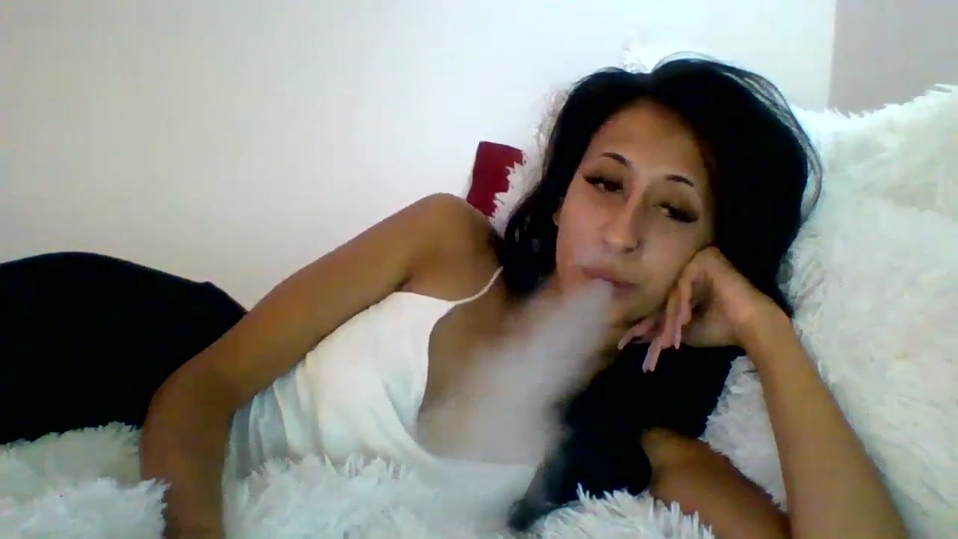 Gallery image thumbnail from amoredior420's myfreecams stream on, 08/17/2023, 17:29 image 17 of 20