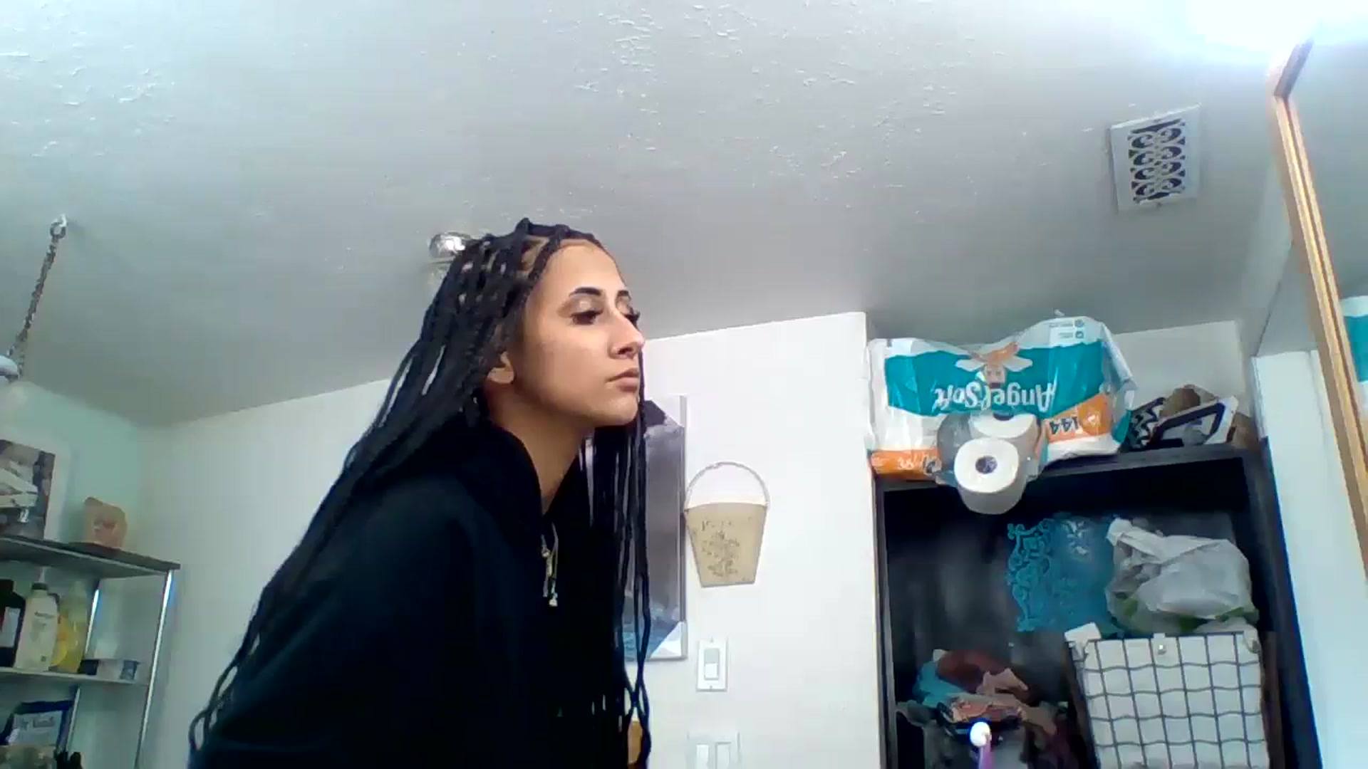 Gallery image thumbnail from amoredior420's myfreecams stream on, 08/21/2023, 18:49 image 15 of 20