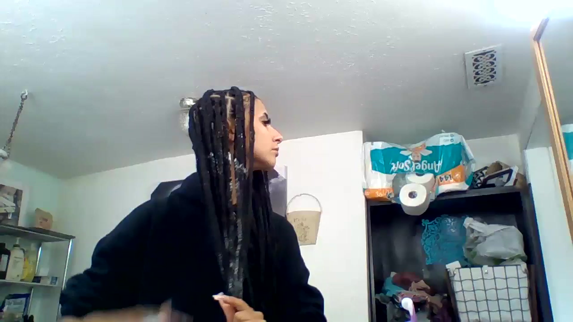 Gallery image thumbnail from amoredior420's myfreecams stream on, 08/21/2023, 18:49 image 20 of 20
