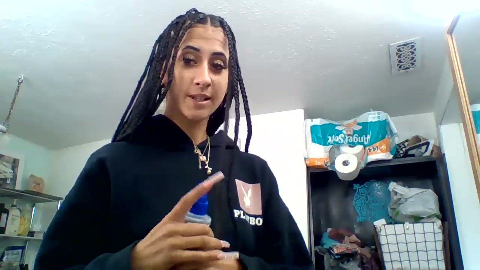Gallery image thumbnail from amoredior420's myfreecams stream on, 08/21/2023, 18:49 image 6 of 20
