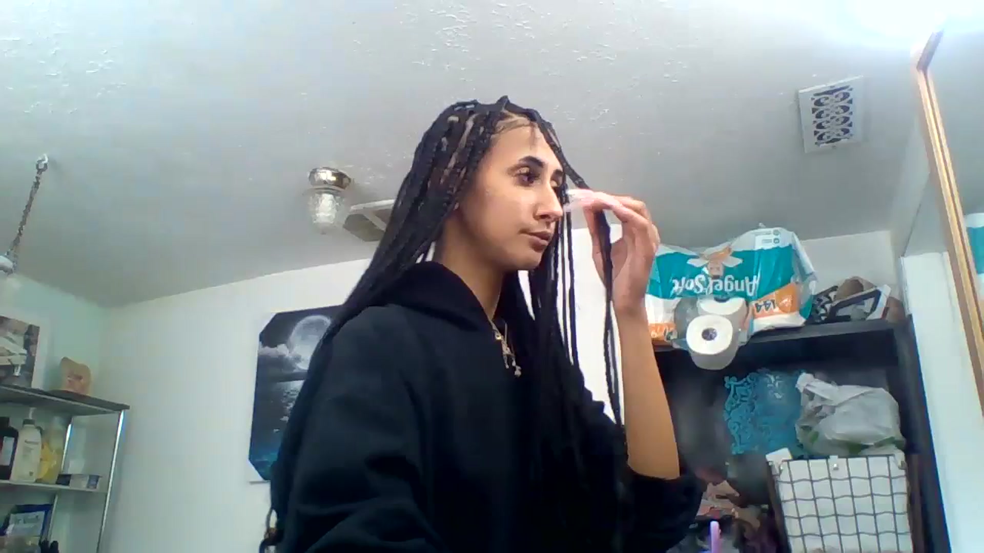 Gallery image thumbnail from amoredior420's myfreecams stream on, 08/21/2023, 18:49 image 16 of 20