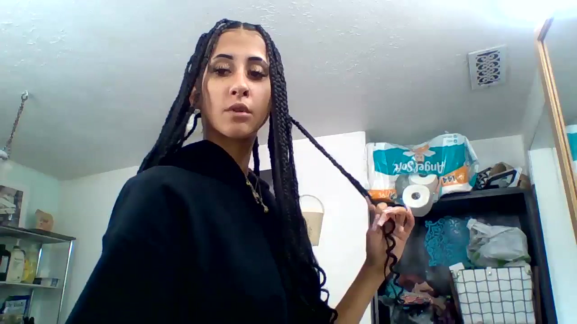 Gallery image thumbnail from amoredior420's myfreecams stream on, 08/21/2023, 18:49 image 12 of 20