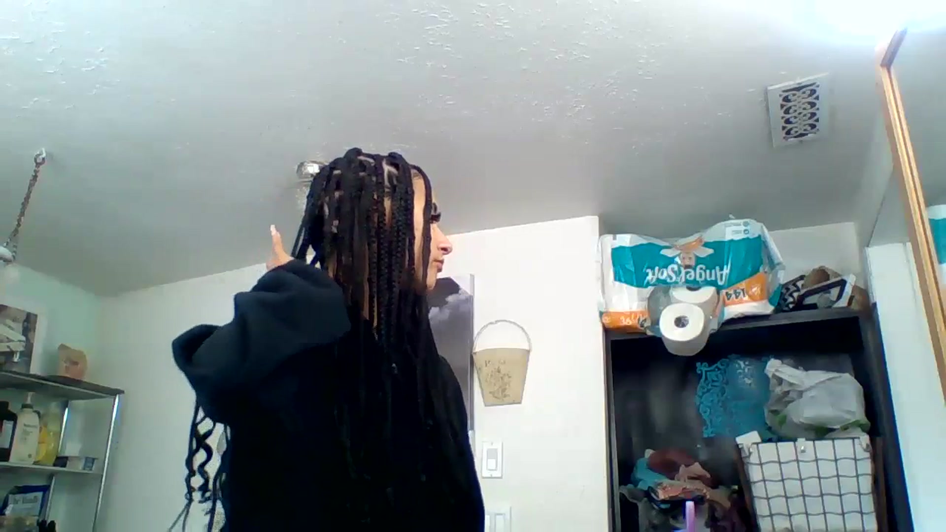 Gallery image thumbnail from amoredior420's myfreecams stream on, 08/21/2023, 18:49 image 19 of 20