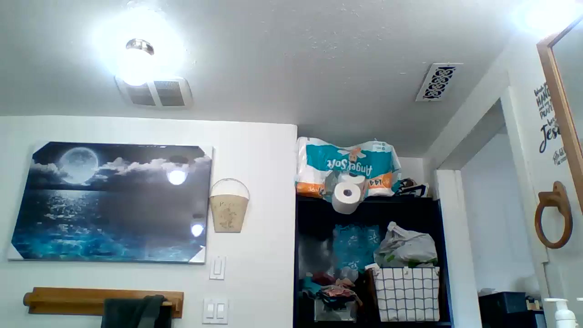 Gallery image thumbnail from amoredior420's myfreecams stream on, 08/21/2023, 18:49 image 3 of 20
