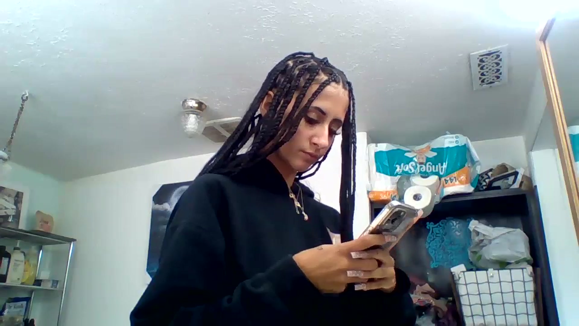 Gallery image thumbnail from amoredior420's myfreecams stream on, 08/21/2023, 18:49 image 8 of 20