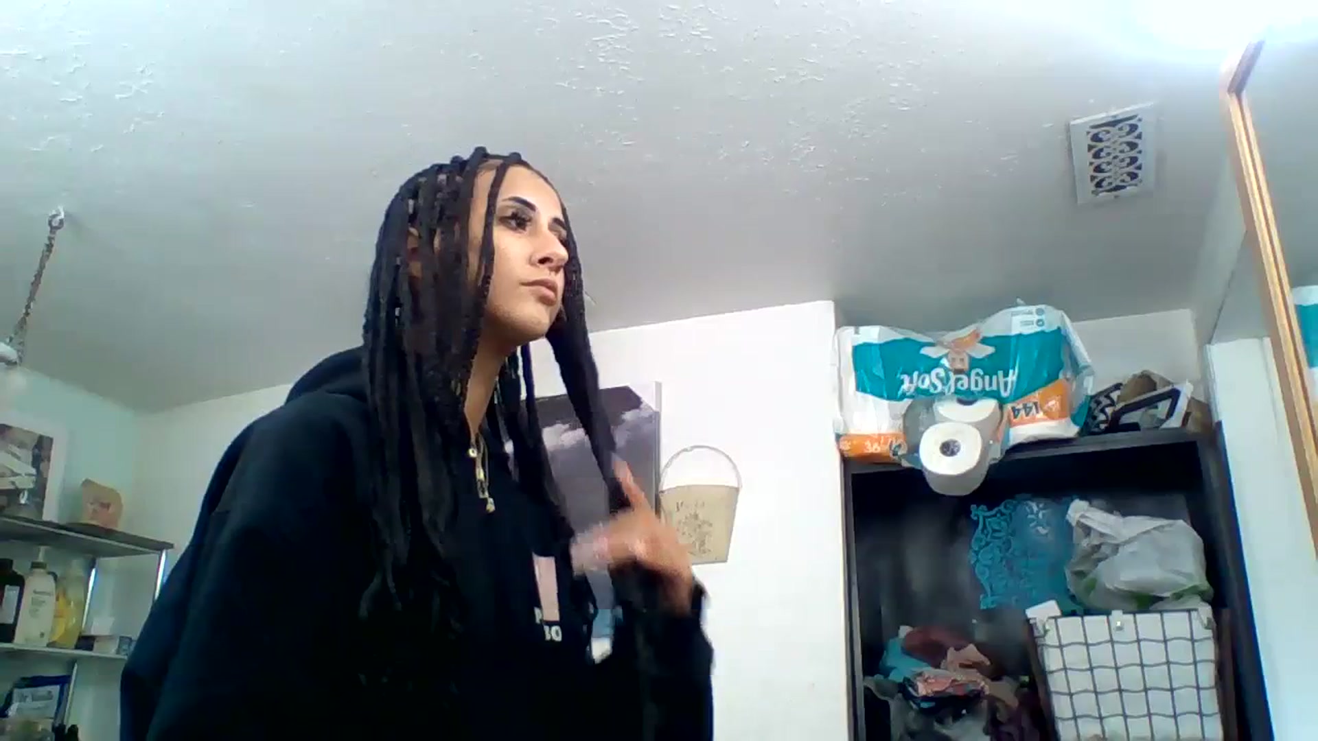 Gallery image thumbnail from amoredior420's myfreecams stream on, 08/21/2023, 18:49 image 9 of 20