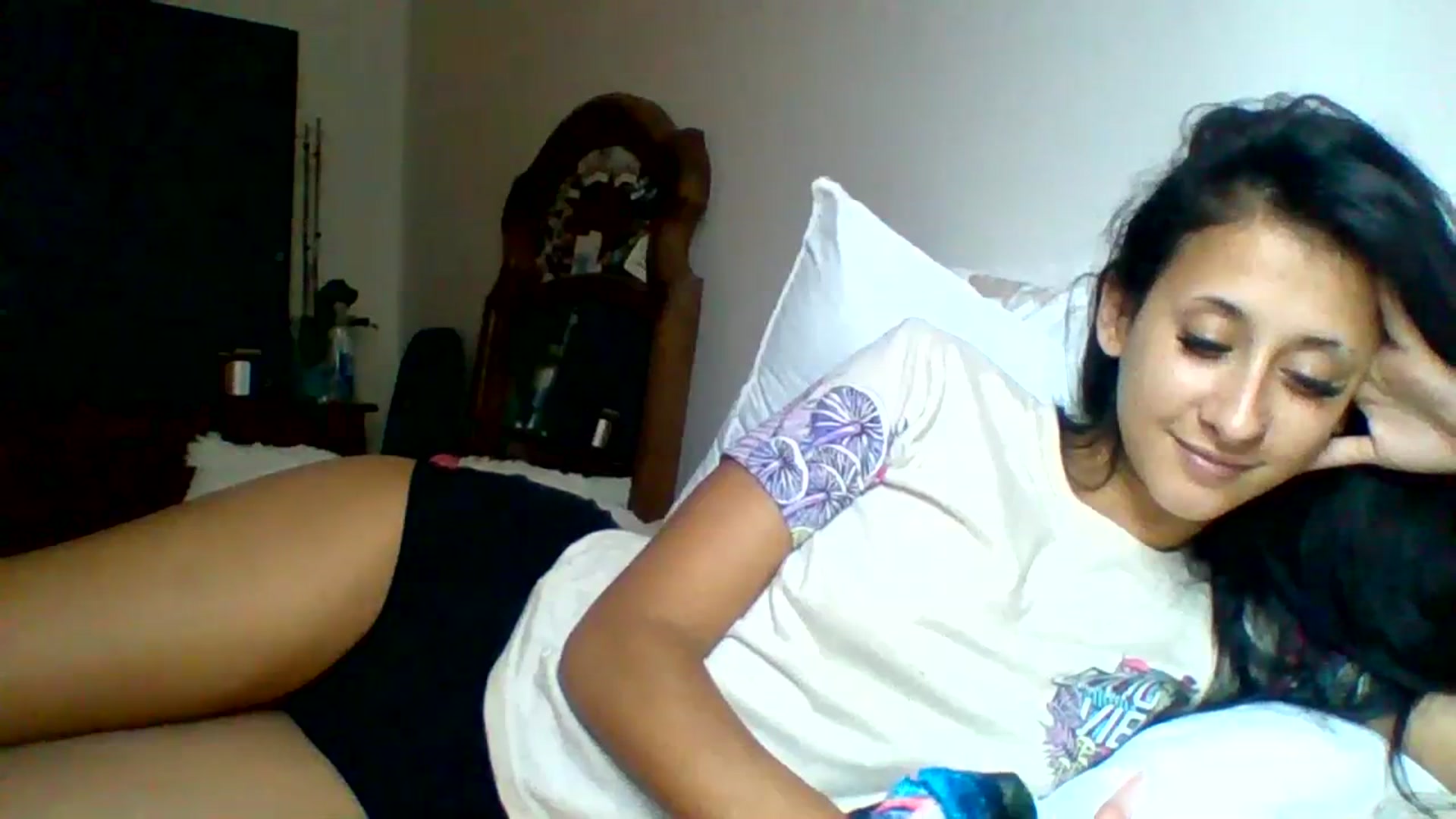 Gallery image thumbnail from amoredior420's myfreecams stream on, 09/06/2023, 18:22 image 12 of 20