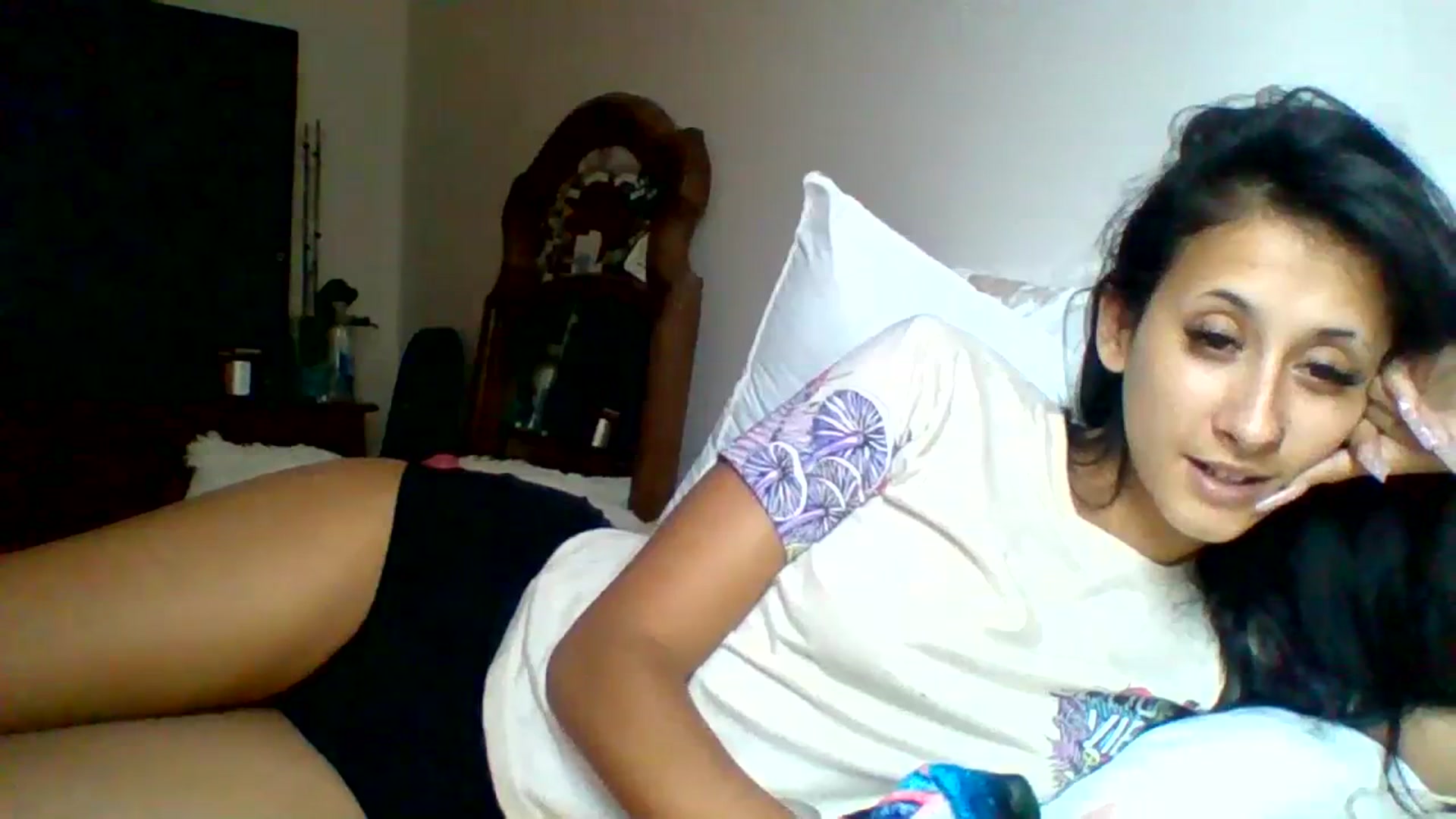 Gallery image thumbnail from amoredior420's myfreecams stream on, 09/06/2023, 18:22 image 13 of 20