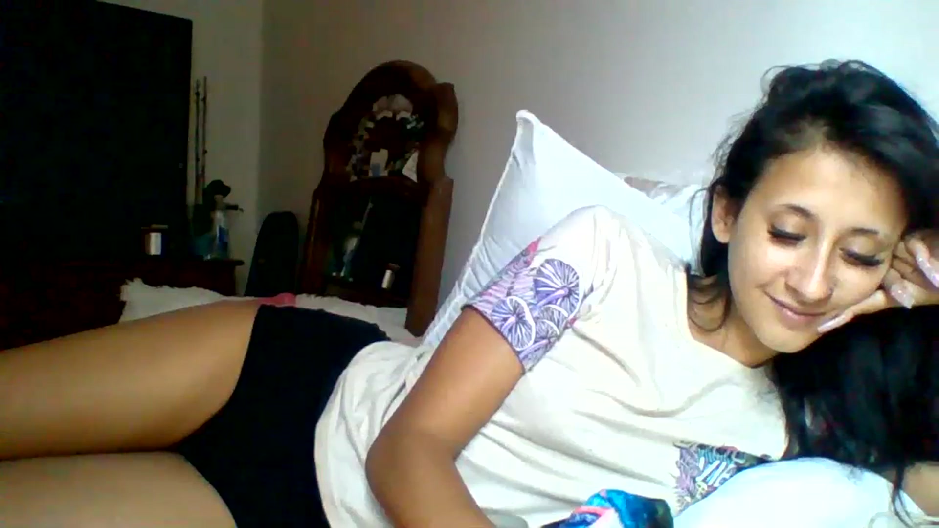Gallery image thumbnail from amoredior420's myfreecams stream on, 09/06/2023, 18:22 image 14 of 20