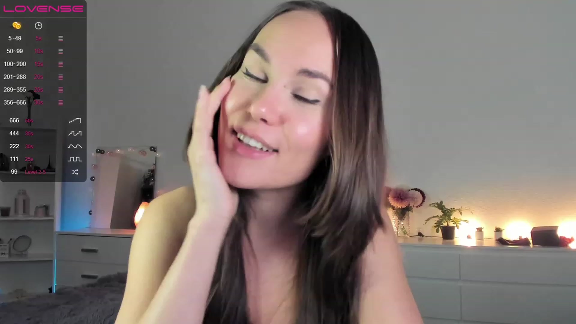 Gallery image thumbnail from ana_lus's myfreecams stream on, 12/02/2022, 21:43 image 2 of 20