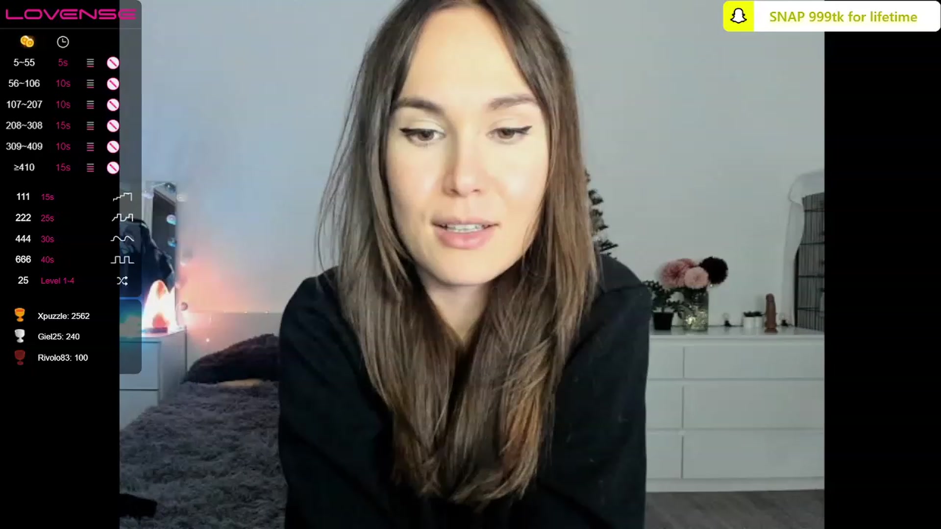 Gallery image thumbnail from ana_lus's myfreecams stream on, 01/12/2023, 23:59 image 7 of 20