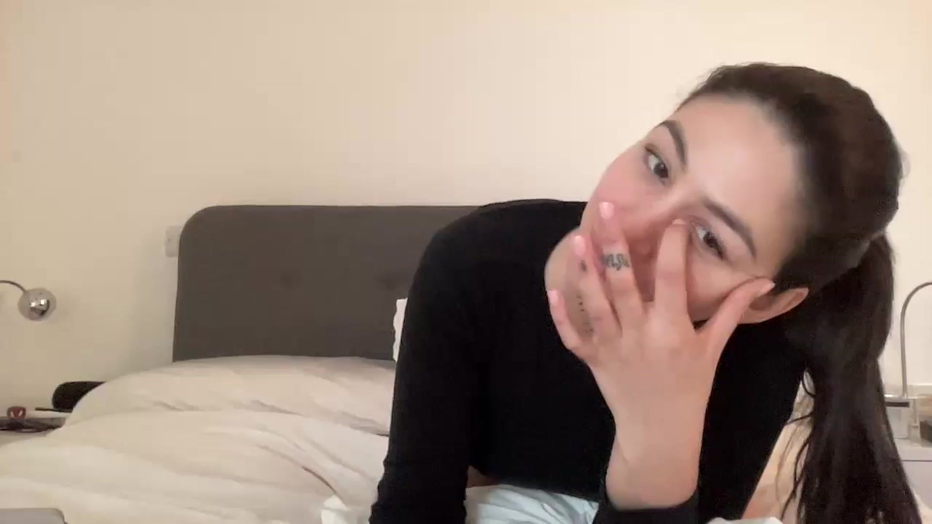 Gallery image thumbnail from anacardi's myfreecams stream on, 03/21/2024, 17:53 image 10 of 20
