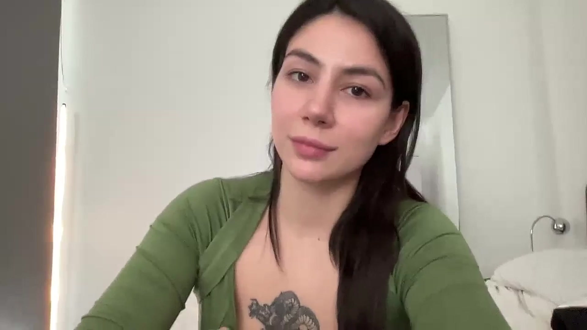 Gallery image thumbnail from anacardi's myfreecams stream on, 03/29/2024, 17:22 image 3 of 20
