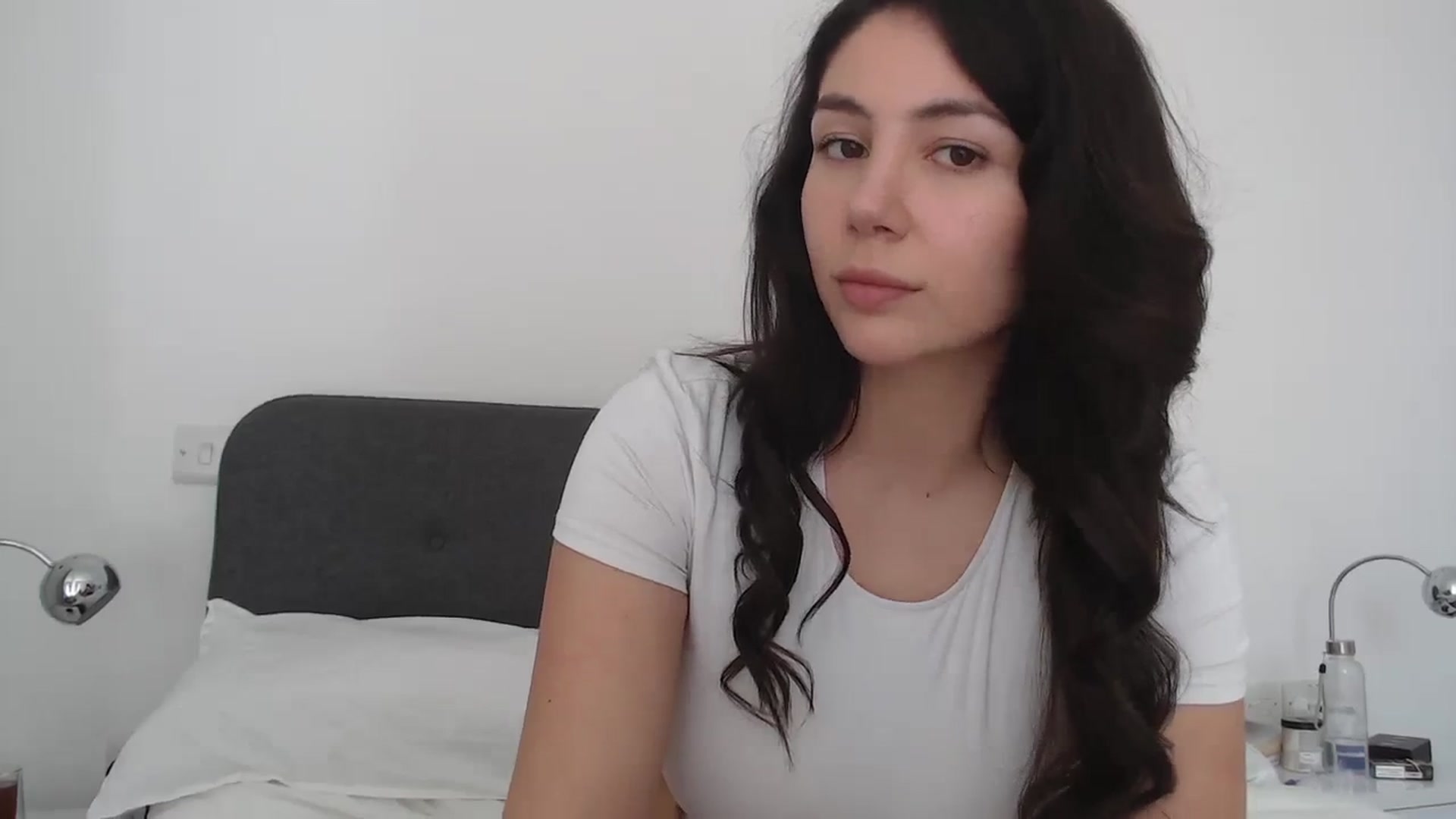 Gallery image thumbnail from anacardi's myfreecams stream on, 04/01/2024, 15:41 image 5 of 20