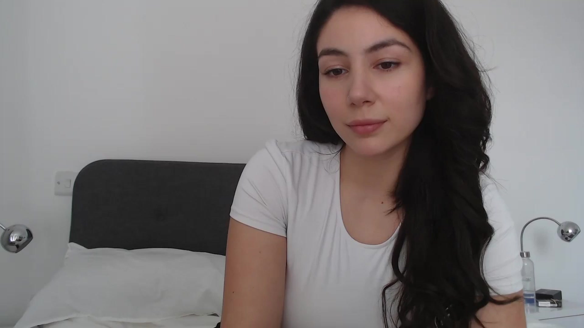 Gallery image thumbnail from anacardi's myfreecams stream on, 04/01/2024, 15:41 image 1 of 20