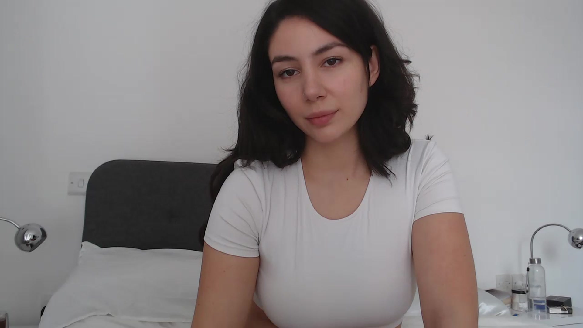 Gallery image thumbnail from anacardi's myfreecams stream on, 04/01/2024, 15:41 image 6 of 20