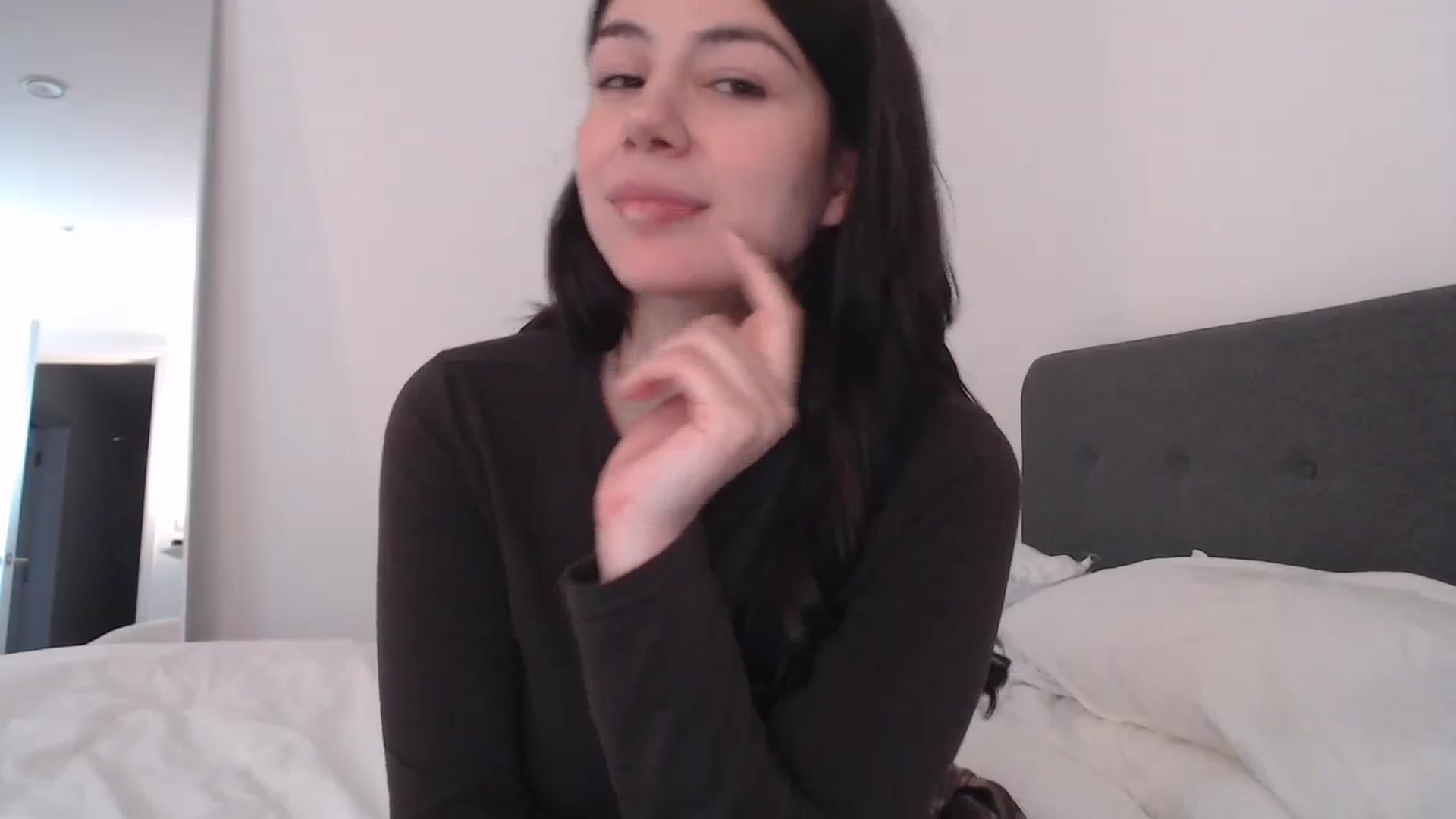 Gallery image thumbnail from anacardi's myfreecams stream on, 04/02/2024, 18:32 image 8 of 20
