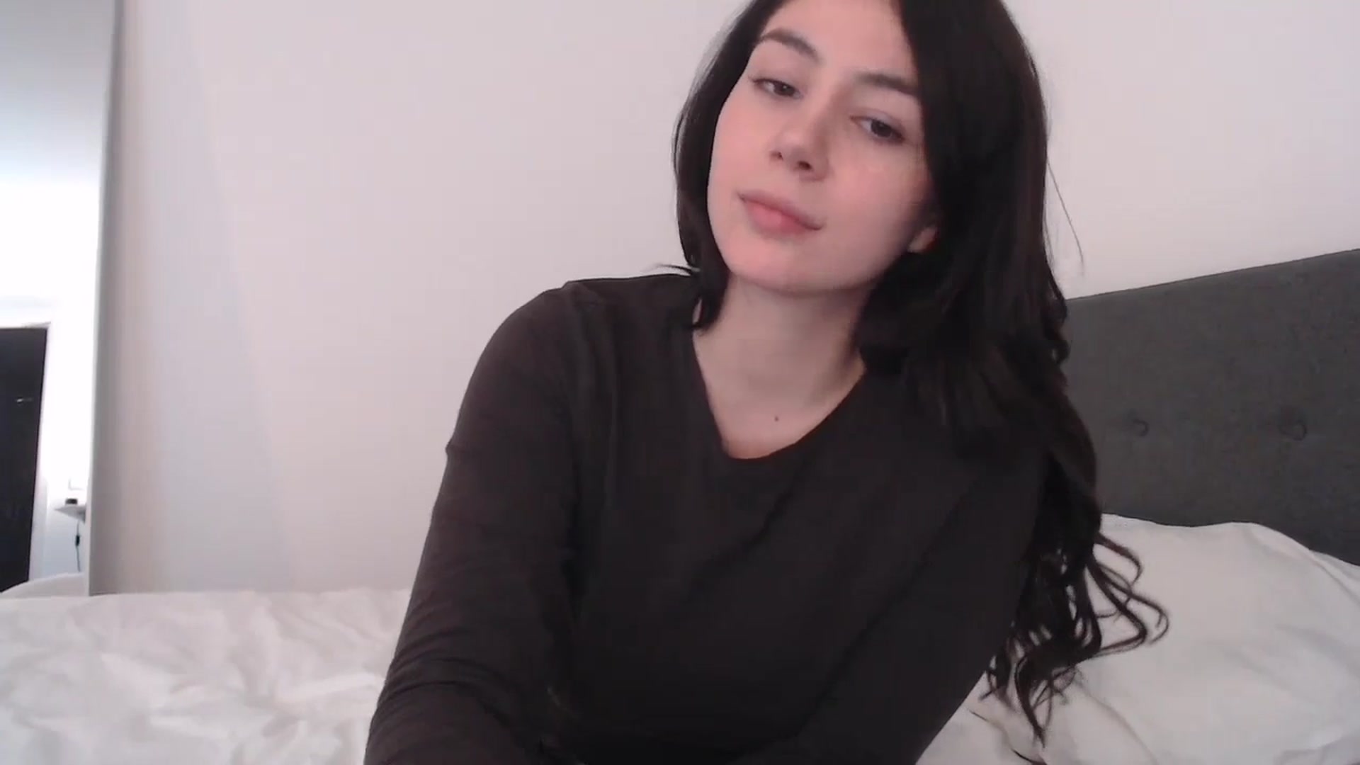Gallery image thumbnail from anacardi's myfreecams stream on, 04/02/2024, 18:32 image 19 of 20