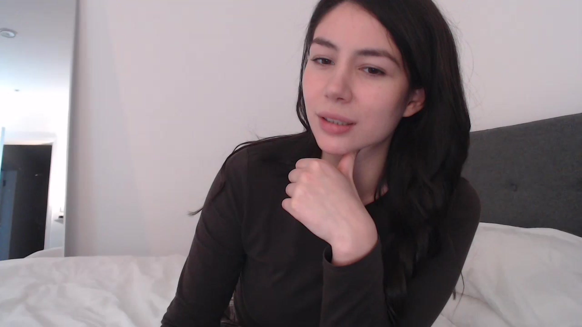 Gallery image thumbnail from anacardi's myfreecams stream on, 04/02/2024, 18:32 image 1 of 20
