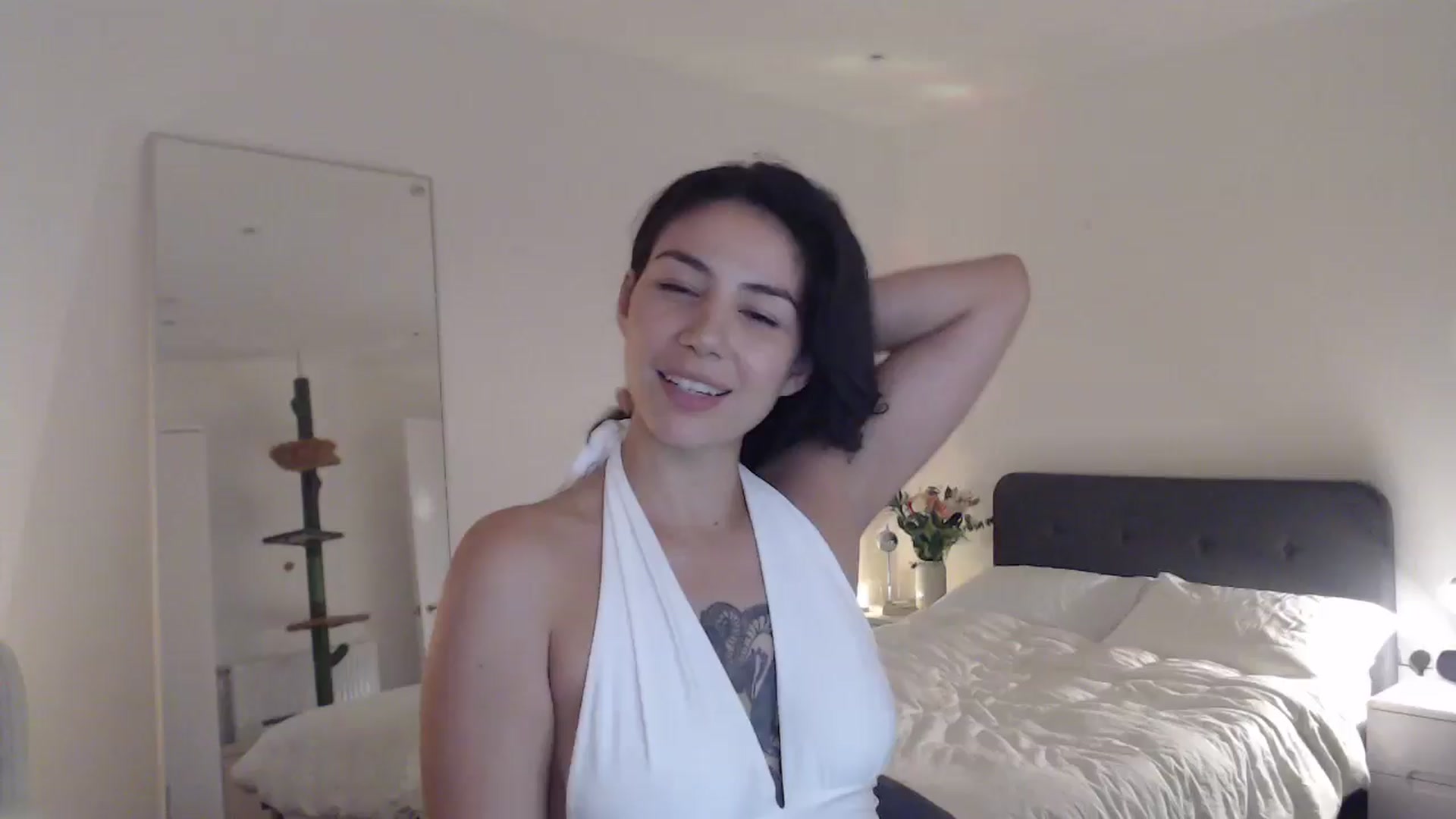Gallery image thumbnail from anacardi's myfreecams stream on, 08/27/2024, 24:03 image 19 of 20