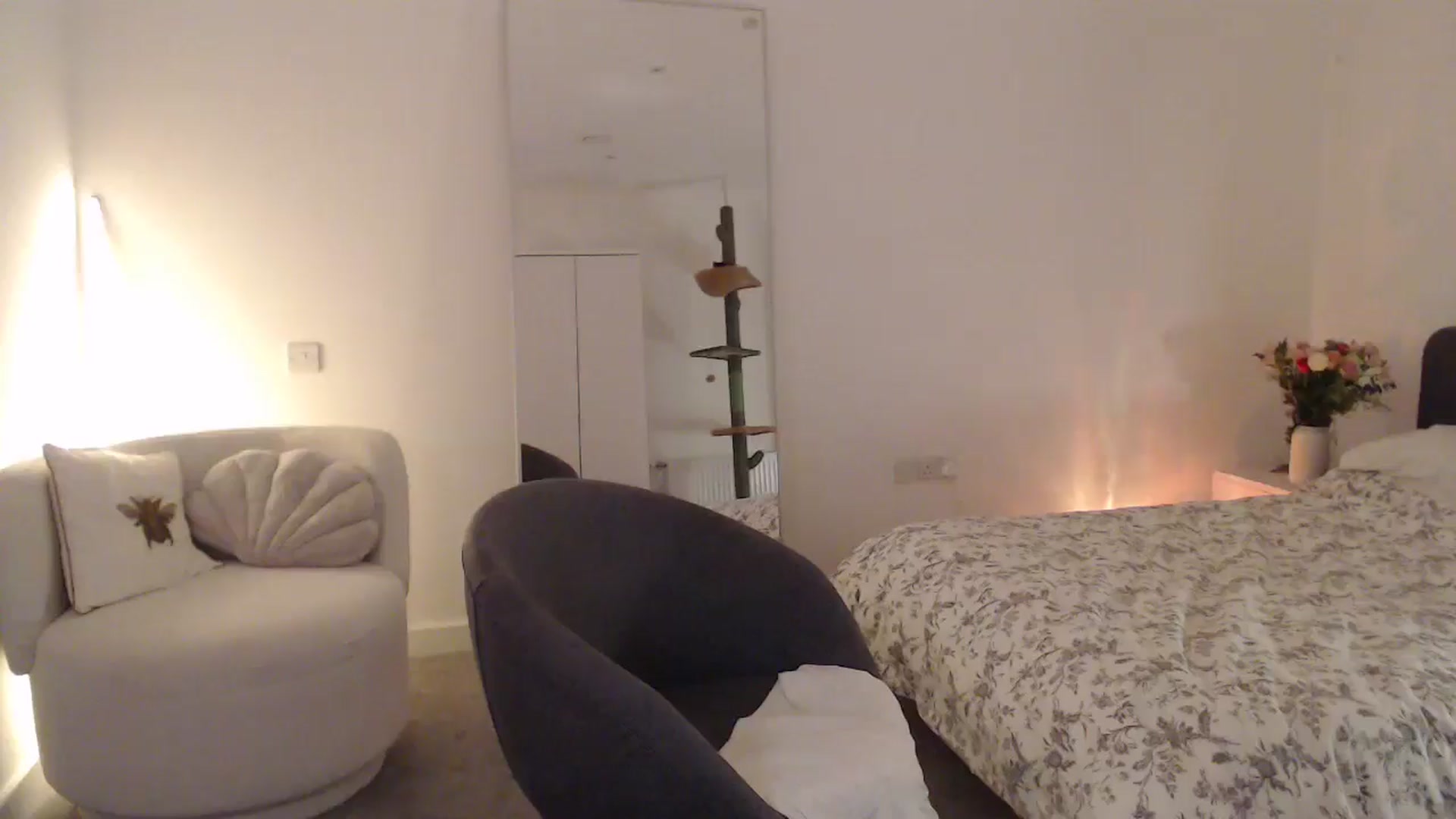 Gallery image thumbnail from anacardi's myfreecams stream on, 08/28/2024, 24:59 image 9 of 20