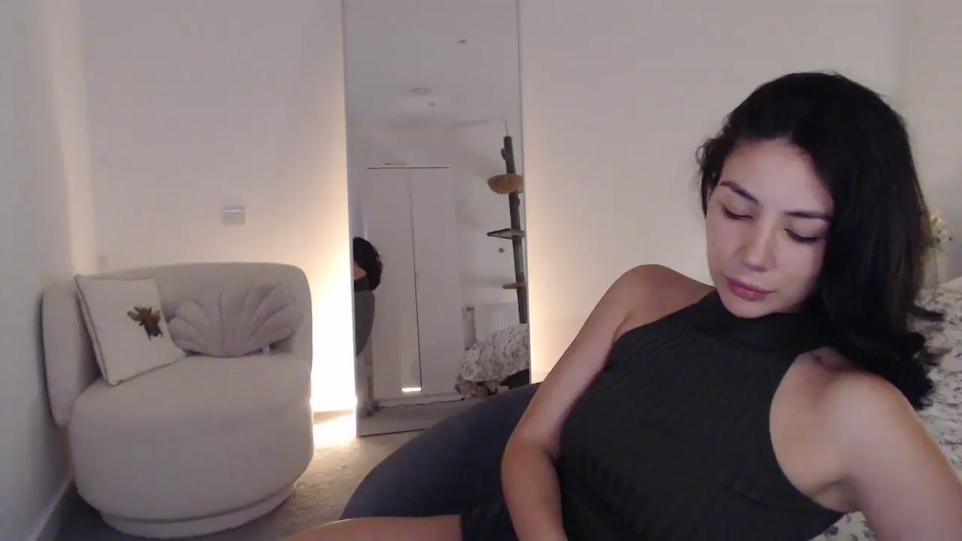 Gallery image thumbnail from anacardi's myfreecams stream on, 08/30/2024, 04:15 image 3 of 20