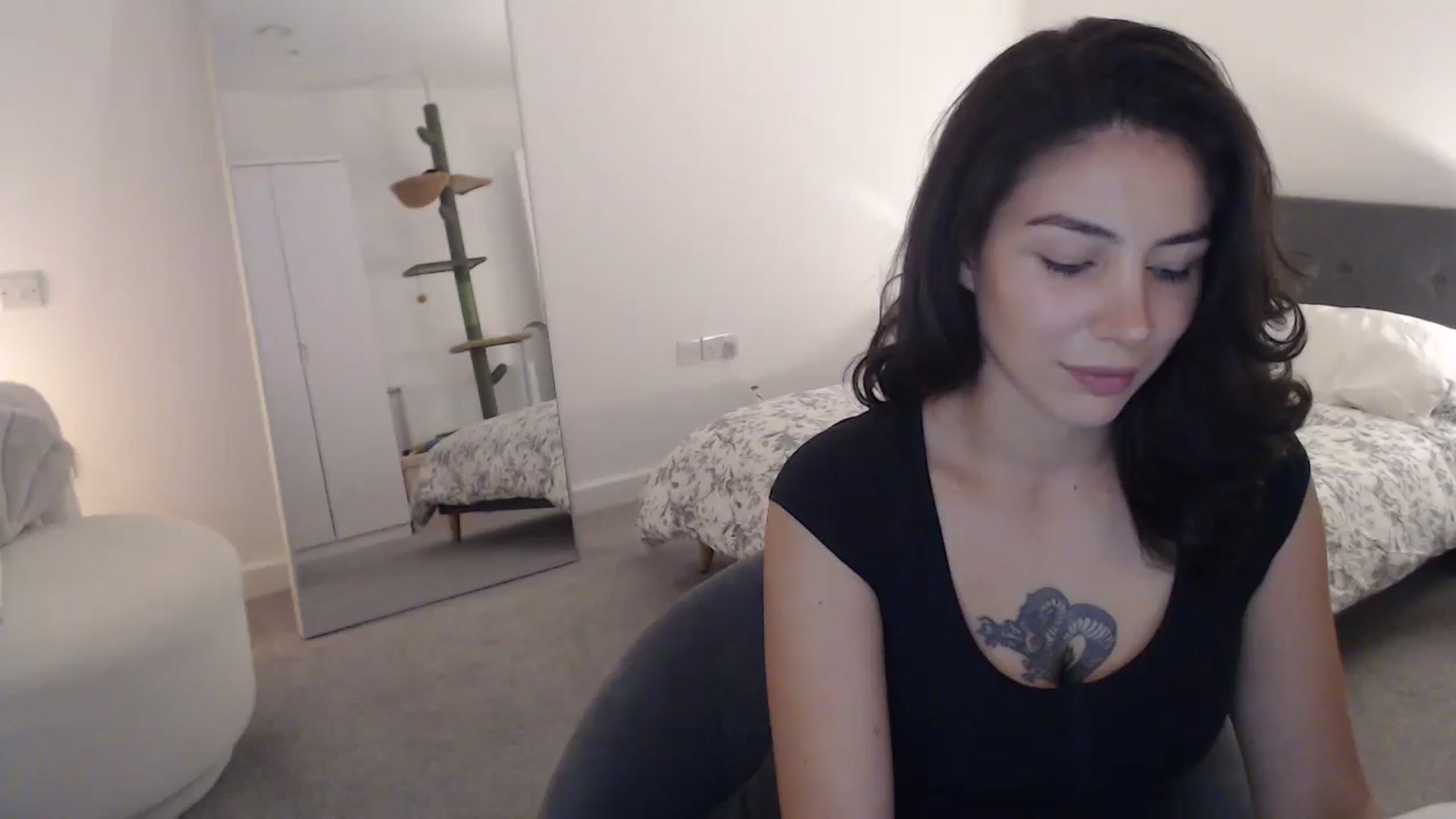 Gallery image thumbnail from anacardi's myfreecams stream on, 09/10/2024, 03:38 image 1 of 20