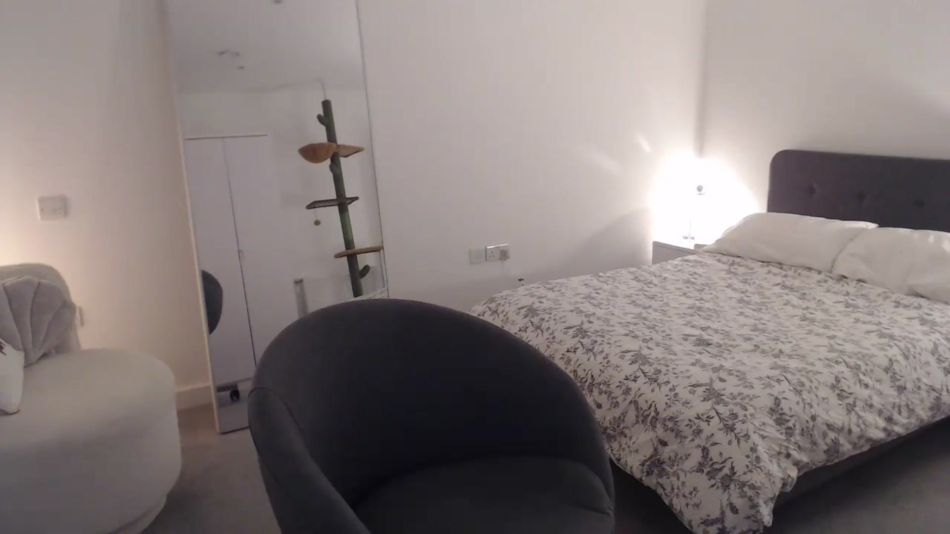 Gallery image thumbnail from anacardi's myfreecams stream on, 09/10/2024, 03:38 image 11 of 20