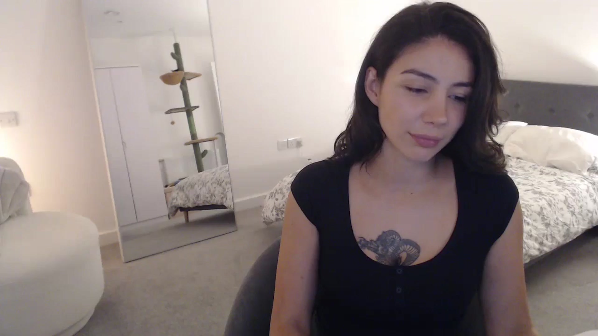 Gallery image thumbnail from anacardi's myfreecams stream on, 09/10/2024, 03:38 image 4 of 20