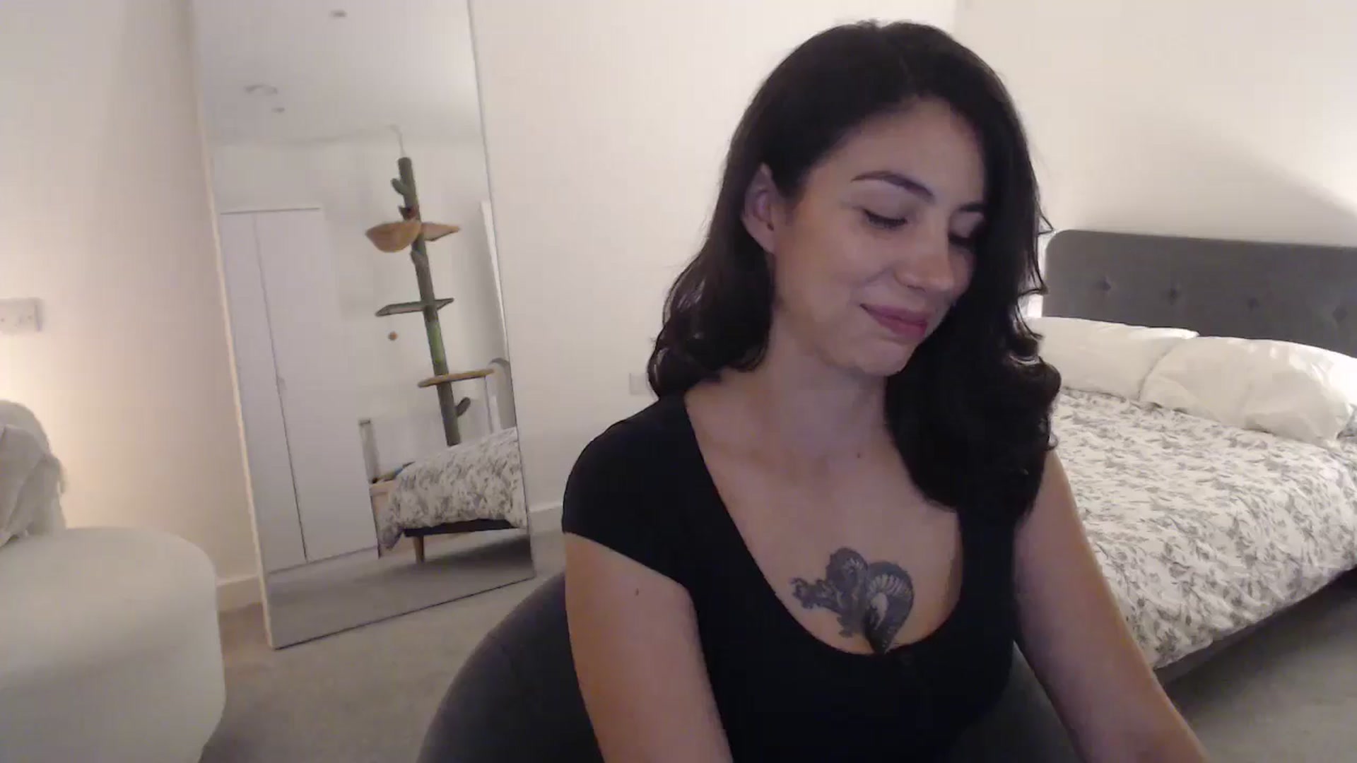 Gallery image thumbnail from anacardi's myfreecams stream on, 09/10/2024, 03:38 image 8 of 20