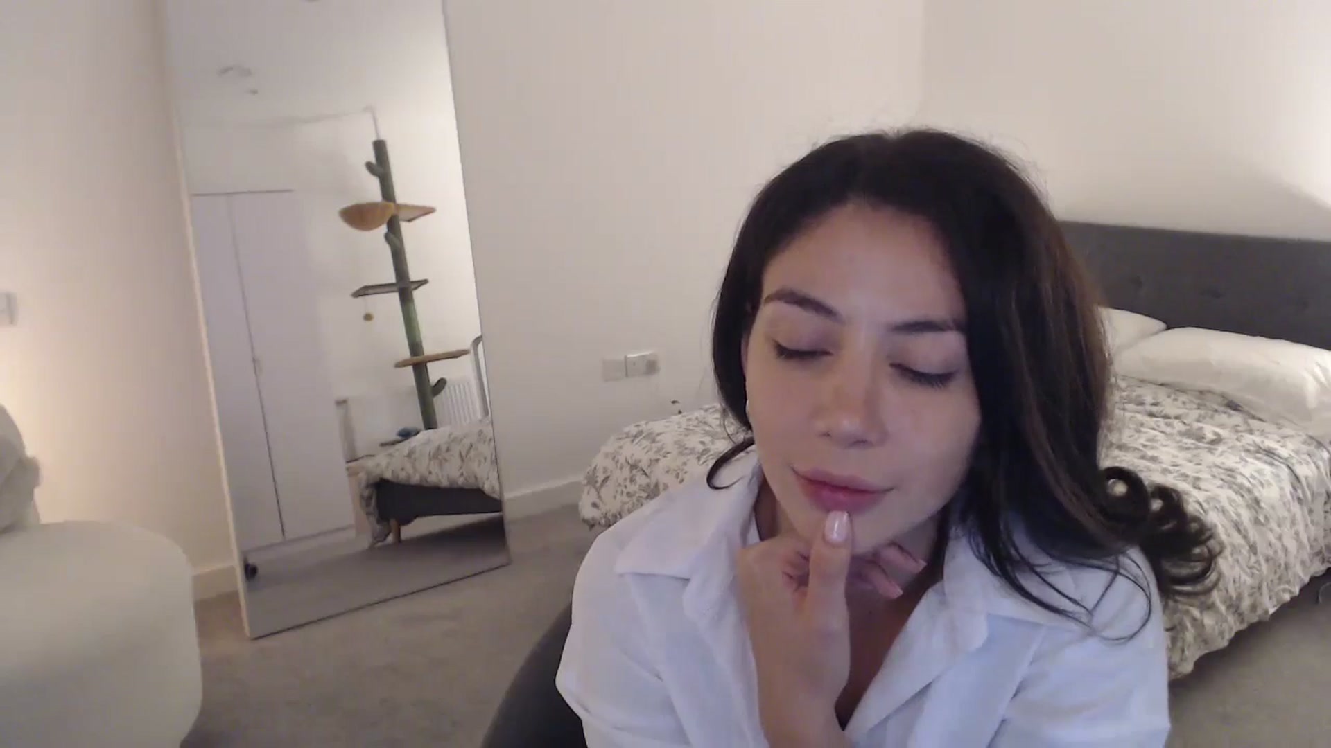 Gallery image thumbnail from anacardi's myfreecams stream on, 09/12/2024, 02:21 image 18 of 20