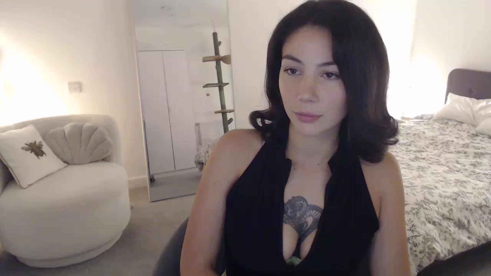Gallery image thumbnail from anacardi's myfreecams stream on, 09/15/2024, 21:15 image 1 of 20