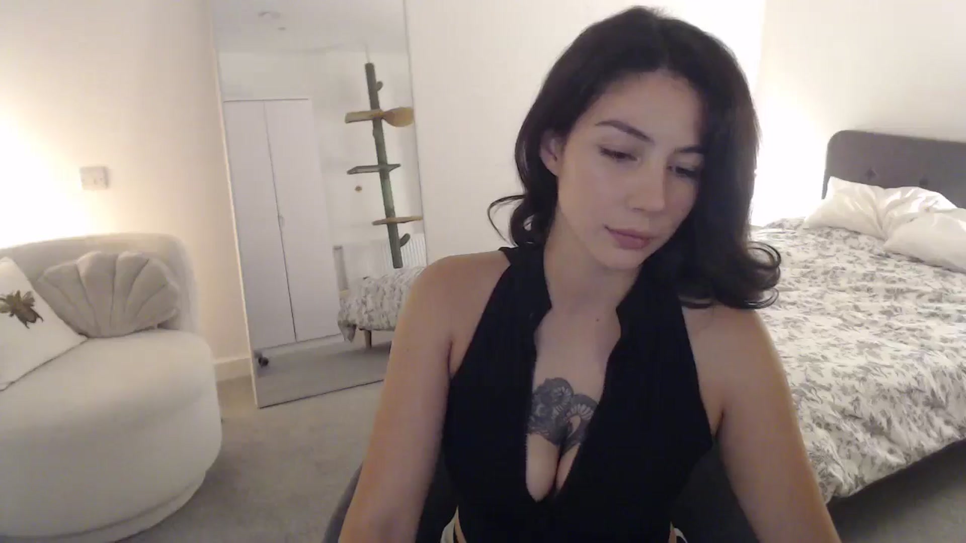 Gallery image thumbnail from anacardi's myfreecams stream on, 09/15/2024, 21:15 image 3 of 20