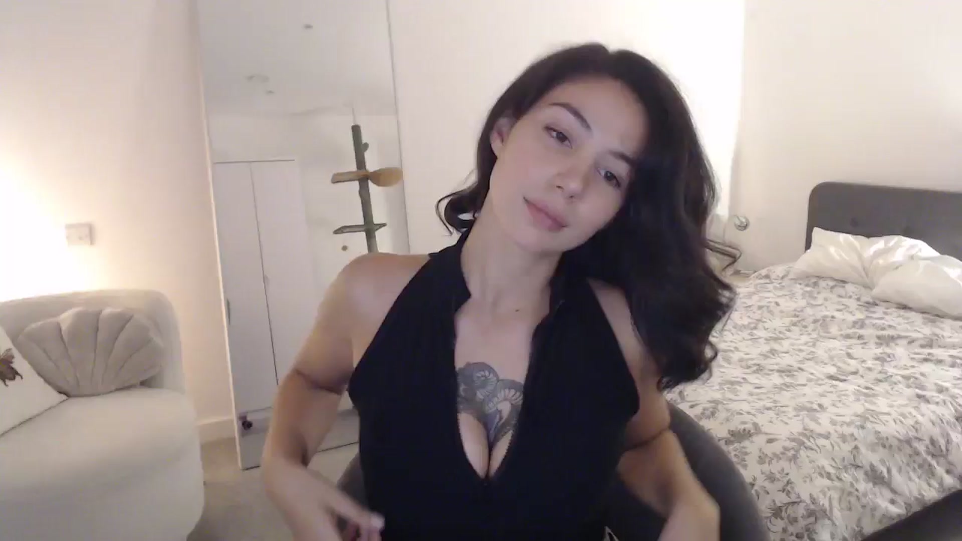Gallery image thumbnail from anacardi's myfreecams stream on, 09/15/2024, 22:19 image 7 of 20