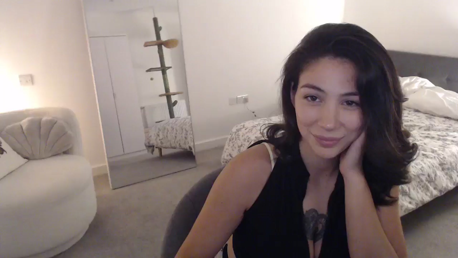 Gallery image thumbnail from anacardi's myfreecams stream on, 09/15/2024, 22:19 image 1 of 20