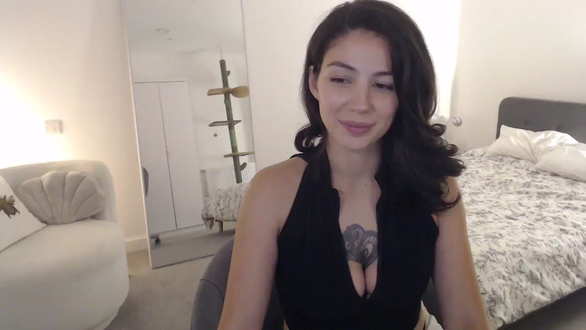 Gallery image thumbnail from anacardi's myfreecams stream on, 09/15/2024, 22:19 image 18 of 20