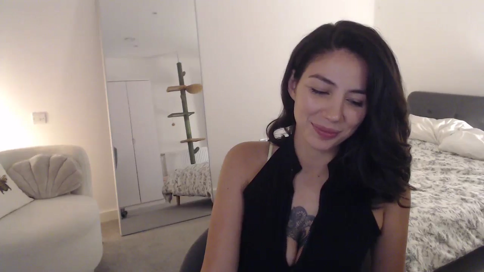 Gallery image thumbnail from anacardi's myfreecams stream on, 09/15/2024, 22:19 image 5 of 20