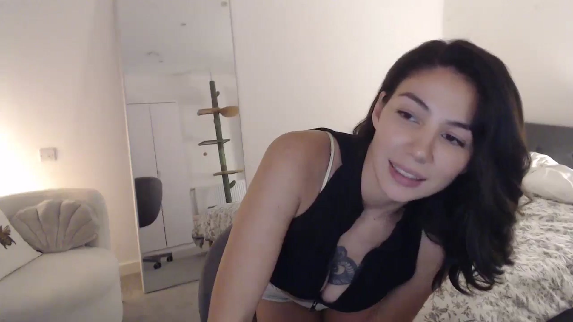 Gallery image thumbnail from anacardi's myfreecams stream on, 09/15/2024, 22:19 image 3 of 20